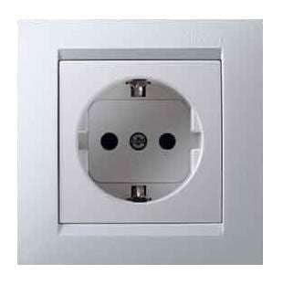 Розетка 1-м СП Simon15 16А IP20 с заземл. защ. шторки бел. Simon 1590443-030