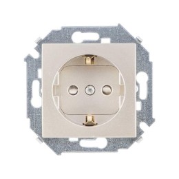 Розетка Simon 15 16А 250В 2P+E с заземл. Schuko защ. шторки винтов. клеммы механизм шампань Simon 15