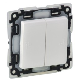 Переключатель 2-кл. СП Valena Life 10А IP44 250В с лицев. панелью безвинтов. зажимы механизм бел. Le
