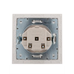 Розетка 1-м СП Rain 16А IP20 защ. шторки с хром. боковой вставкой керамика бел. LEZARD 703-0225-124