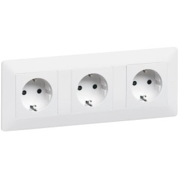 Розетка 1-м СП Valena Life 16А IP20 250В 2P+E защ. шторки безвинтов. клеммы с лицев. панелью механиз