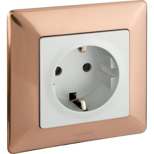 Розетка 1-м СП Valena Life 16А IP20 250В 2P+E безвинтов. клеммы с лицев. панелью механизм алюм. Leg