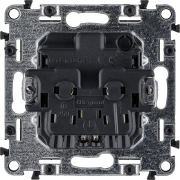 Розетка 1-м СП Valena Life 16А IP20 250В 2P+E безвинтов. клеммы с лицев. панелью механизм алюм. Leg