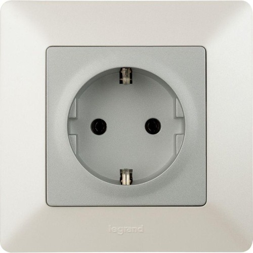 Розетка 1-м СП Valena Life 16А IP20 250В 2P+E безвинтов. клеммы с лицев. панелью механизм алюм. Leg