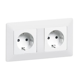 Розетка 1-м СП Valena Life 16А IP2X 250В 2P+E безвинтов. клеммы с лицев. панелью механизм бел. Leg 7