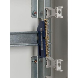 Шина нулевая на DIN-изол. ШНИ-6х9-12-Д-С IEK YNN10-69-12D-K07