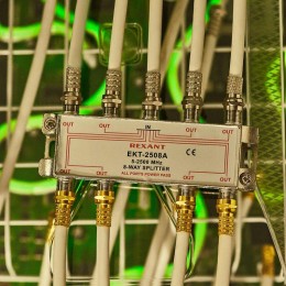 Делитель ТВх8 под F разъем 5-2500 МГц "СПУТНИК" Rexant 05-6205