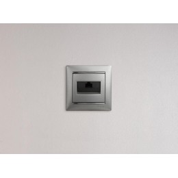 Розетка компьютерная 1-м СП Valena RJ45 кат.6 UTP на захватах механизм алюм. Leg 770246