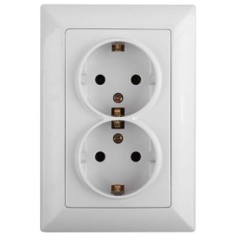 Розетка 2-м СП Solo 4-208-01 16А 250В IP20 2х2P+E Schuko с заземл. защ. шторки бел. Intro Б0053697