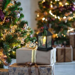 Фонарь декоративный 10.7х10.7х23.5см тепл. бел. со свечкой и шишкой корпус черн. Neon-Night 513-047