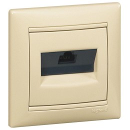 Розетка компьютерная 1-м СП Valena RJ45 кат.6 UTP на захватах механизм сл. кость Leg 774146