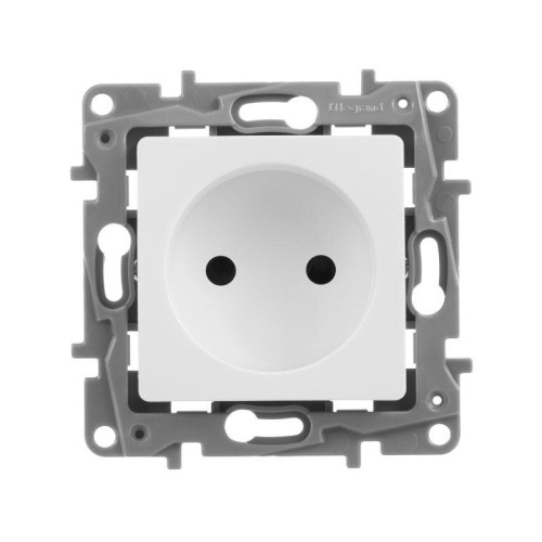 Розетка 1-м СП Etika 16А IP31 250В 2P без заземл. защ. шторки немецк. стандарт винтов. клеммы механи