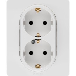 Розетка 2-м СП Etika 16А IP20 250В 2P+E с заземл. немецк. стандарт винт. клеммы в сборе бел. Leg 672