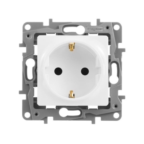 Розетка 1-м СП Etika 16А IP31 250В 2P+E с заземл. защ. шторки немецк. стандарт винтов. клеммы механи