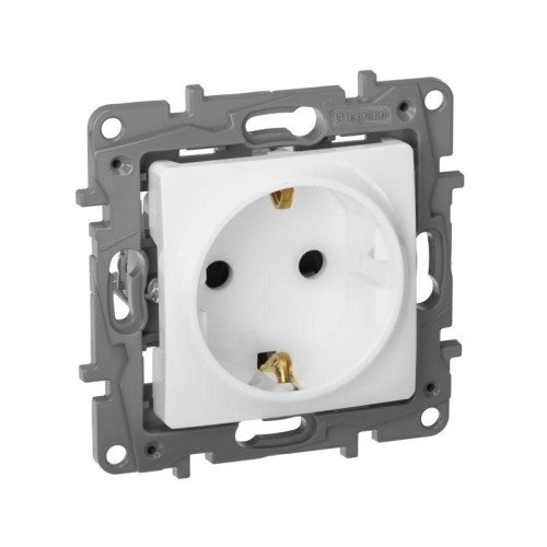 Розетка 1-м СП Etika 16А IP31 250В 2P+E с заземл. защ. шторки немецк. стандарт винтов. клеммы механи