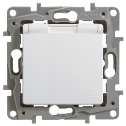 Розетка 1-м СП Etika 16А IP44 250В 2P+E с заземл. защ. шторки с крышкой немецк. стандарт безвинтов.