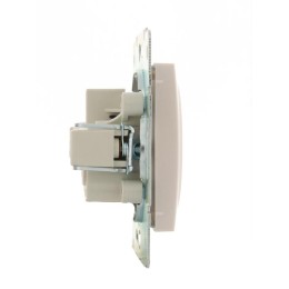 Розетка 1-м СП Karina 16А IP20 без заземл. термопласт механизм жемчуж./бел. перламутр. LEZARD 707-30