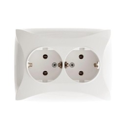Розетка 2-м СП Дуэт 16А IP20 с заземл. бел. SchE WDE000124