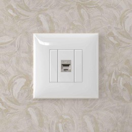 Розетка компьютерная 1-м СП Avanti "Белое облако" RJ45 кат.5E без шторок экранир. механизм DKC 44007