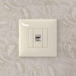 Розетка компьютерная 1-м СП Avanti "Ванильная дымка" RJ45 кат.5E без шторок экранир. механизм DKC 44