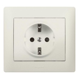 Розетка 1-м СП Galea Life 16А IP20 2P+E с заземл. защ. шторки немецк. стандарт с лицев. панелью меха