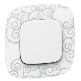 Рамка 1-м Valena Allure универсальная нарцисс хром Leg 754341