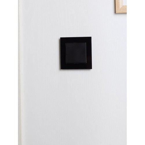 Рамка 1-м BRITE РУ-1-2-БрЧ стекло черн. IEK BR-M12-G-K02