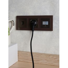 Рамка 3-м BRITE РУ-3-2-БрТБ стекло темн. бронза IEK BR-M32-G-K45