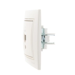 Розетка компьютерная 1-м СП Mira RJ45 16А IP20 со вставкой жемчуж./бел. перламутр. LEZARD 701-3030-1