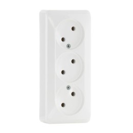 Розетка 3-м ОП Этюд 16А IP20 250В без заземл. без защ. шторок бел. SE PA16-009B