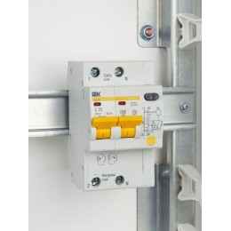 Выключатель автоматический дифференциального тока 2п C 25А 300мА тип AC 4.5кА АД-12 KARAT IEK MAD10-