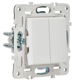 Выключатель перекрестный 2-кл. SKANDY 10А SK-V06W арктич. бел. IEK SK-V23-0-10-K01