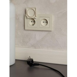 Розетка BRITE РС10-1-0-БрКр 10А без заземл. без защ. шторок механизм беж. IEK BR-R10-10-K10