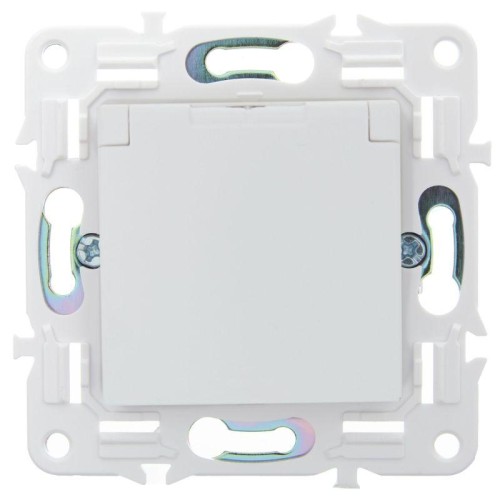 Розетка 1-м SKANDY 16А IP44 с заземл. защ. шторки с крышкой SK-R11W арктич. бел. IEK SK-R16-16-44-K0