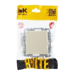 Розетка BRITE РСбш10-3-44-БрКр 16А IP44 с заземл. защ. шторки с крышкой механизм беж. IEK BR-R16-16-