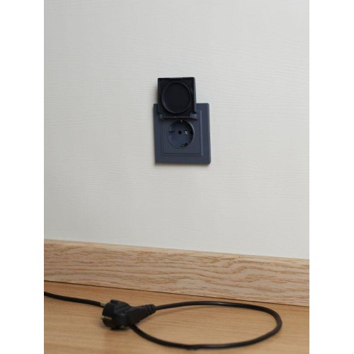 Розетка BRITE РСбш10-3-44-БрМ 16А IP44 с заземл. защ. шторки с крышкой механизм маренго IEK BR-R16-1
