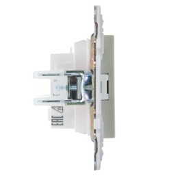 Розетка SKANDY 10А без заземл. защ. шторки SK-R01Sh шампань IEK SK-R13-10-K37