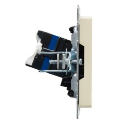 Розетка компьютерная СП RJ45 кат.6 BRITE РК11-БрКр механизм беж. IEK BR-K10-2-K10