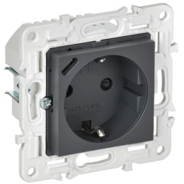 Розетка SKANDY 18Вт 16А с заземл. защ. шторки с USB C SK-R17T титан IEK SK-R14-16-U14-018-K48