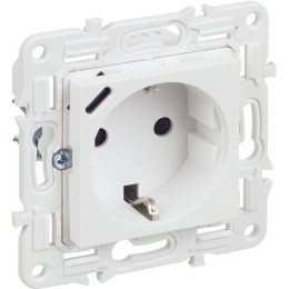Розетка SKANDY 18Вт 16А с заземл. защ. шторки с USB C SK-R17W арктич. бел. IEK SK-R14-16-U14-018-K01