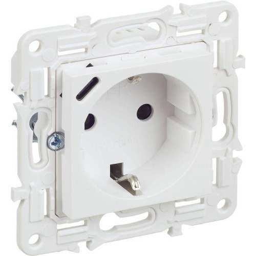 Розетка SKANDY 18Вт 16А с заземл. защ. шторки с USB C SK-R17W арктич. бел. IEK SK-R14-16-U14-018-K01