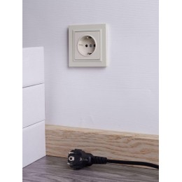 Розетка СП BRITE РСР14-1-0-БрКр 16А в сборе с заземл. защ. шторки беж. IEK BR-R14-16-K10-F