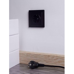 Розетка СП BRITE РСР14-1-0-БрЧ 16А в сборе с заземл. защ. шторки черн. IEK BR-R14-16-K02-F