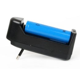 Фонарь аккумуляторный E142 CREE 3Вт фокус 3 режима 220В пластик. черн. (бокс) Ultraflash 12187