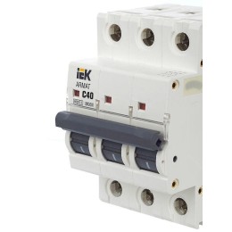 Выключатель автоматический модульный 3п C 40А M06N ARMAT IEK AR-M06N-3-C040