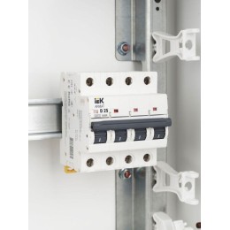 Выключатель автоматический модульный 4п D 25А M06N ARMAT IEK AR-M06N-4-D025