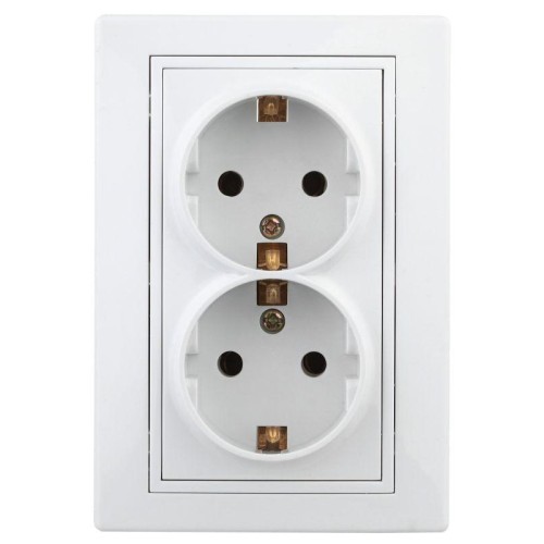 Розетка 2-м СП Plano 1Э-205-01 16А IP20 250В 2х2P+E Schuko без лапок бел. Intro Б0038830