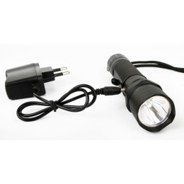 Фонарь аккумуляторный E145 CREE 1Вт фокус 3 режима 220В пластик. черн. (бокс) Ultraflash 12352