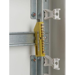 Шина PE "земля" на DIN-изол. ШНИ-6х9-10-Д-Ж IEK YNN10-69-10D-K05