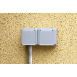 Розетка 2-м ОП Quteo 16А IP44 250В 2х2P+E с заземл. защ. шторки с крышкой сер. Leg 782353